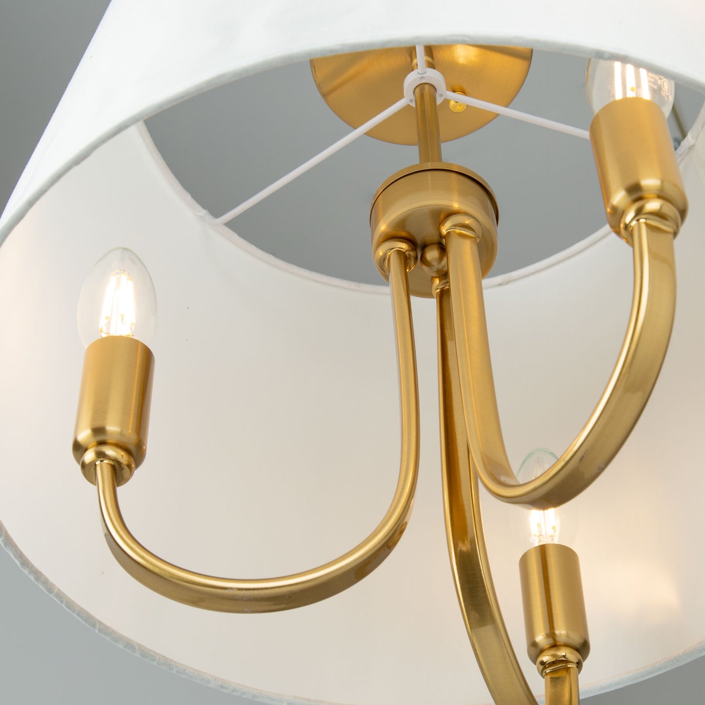 Plafonnier semi-encastré à 3 lampes Rhythm